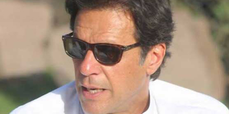 Imran accuses Jang Group of 'protecting a criminal'